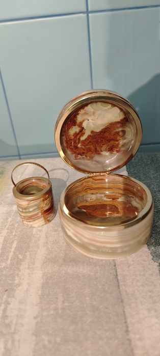 Cutii de bijuterii din piatra si lemn