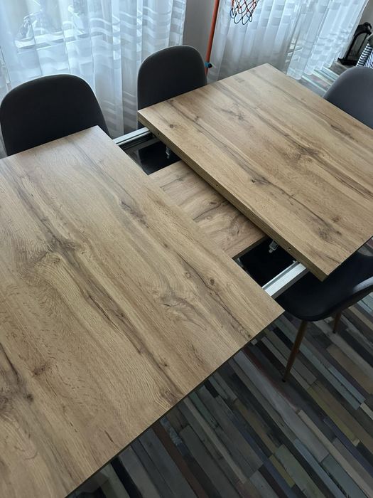 Разтегателна трапезна маса