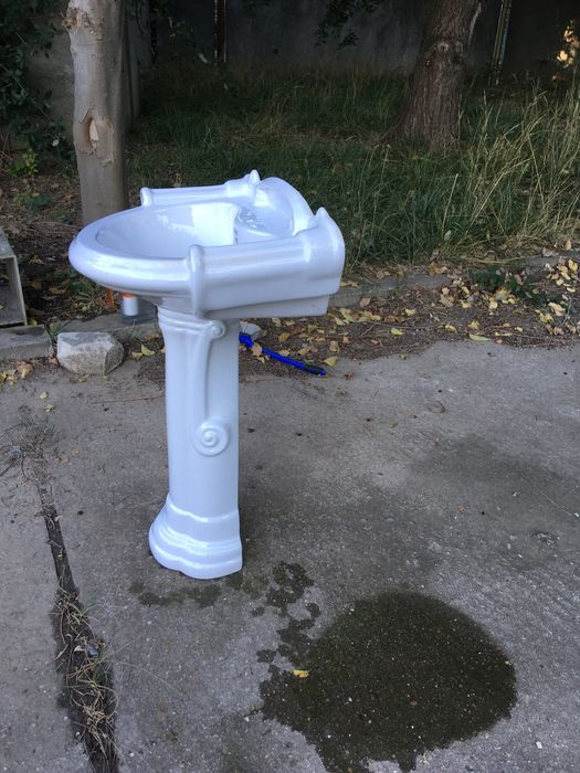 Chiuveta cu picior sculptata