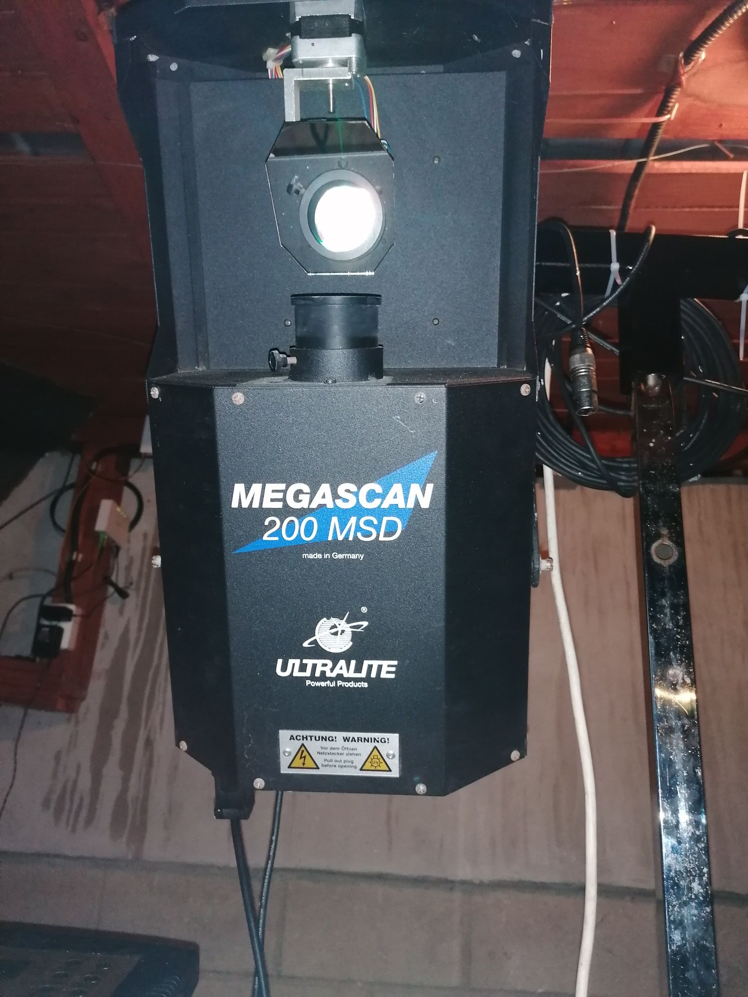 Lumina disco megascan 200msd