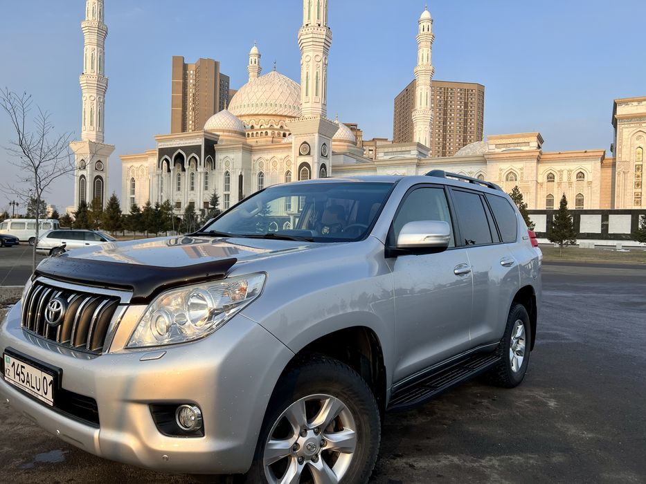 Не араб. Европеец.