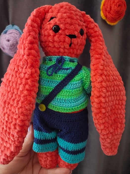 Игрушки плюшевые зайки