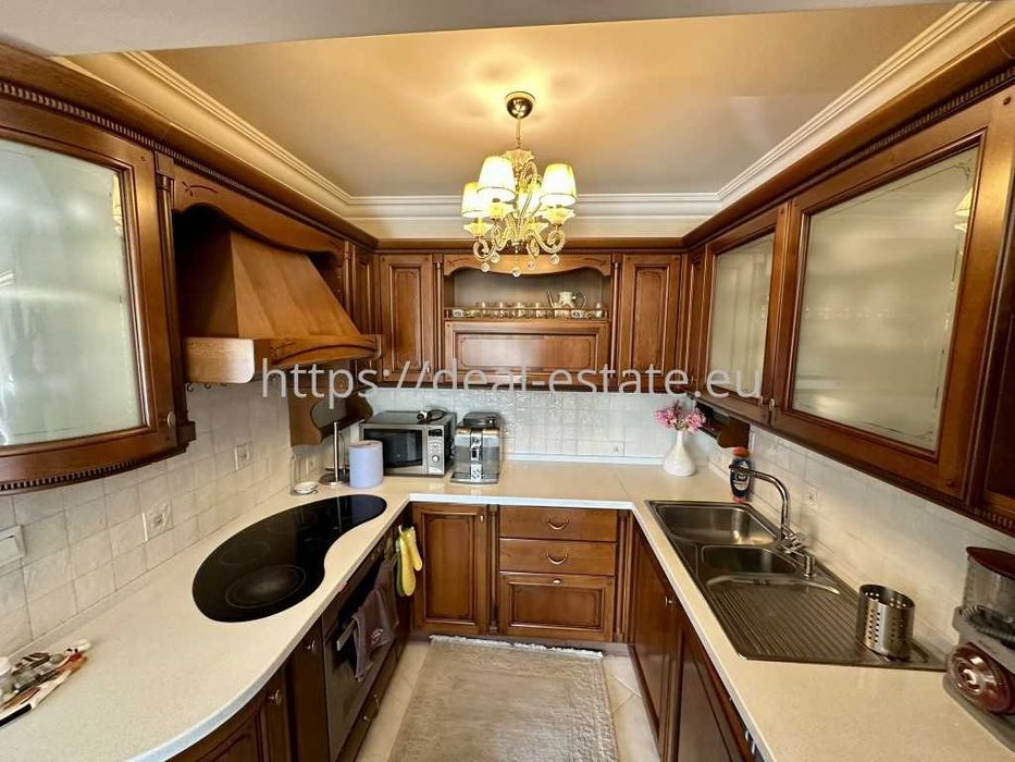 Продава се Тристаен апартамент в Благоевград, Широк център - 124 кв.м за 1855 €/кв.м - Снимка #4