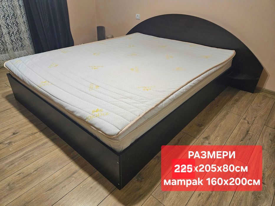 Спален комплект 4 части Спалня , 3-крилен гардероб и 2 скрина