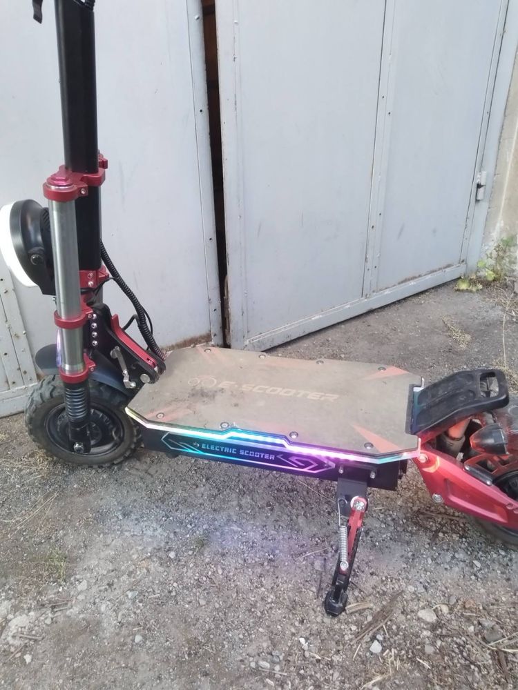 Продавам E- Scooter
