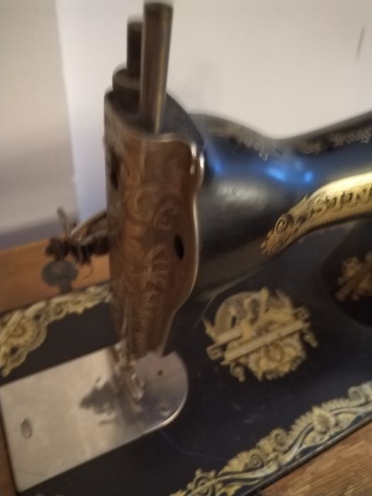 Vând mașina de cusut marca Singer