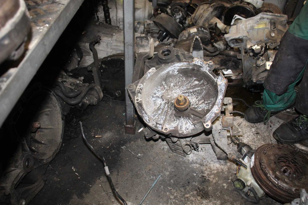 Ford Transit 2.2 TDCi (6-степенна кутия) (Ръчна)