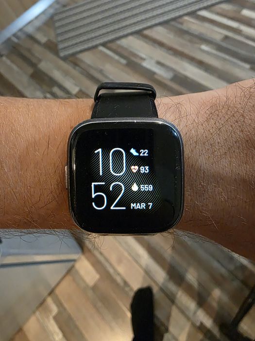 Fitbit Versa 2, cu încărcător