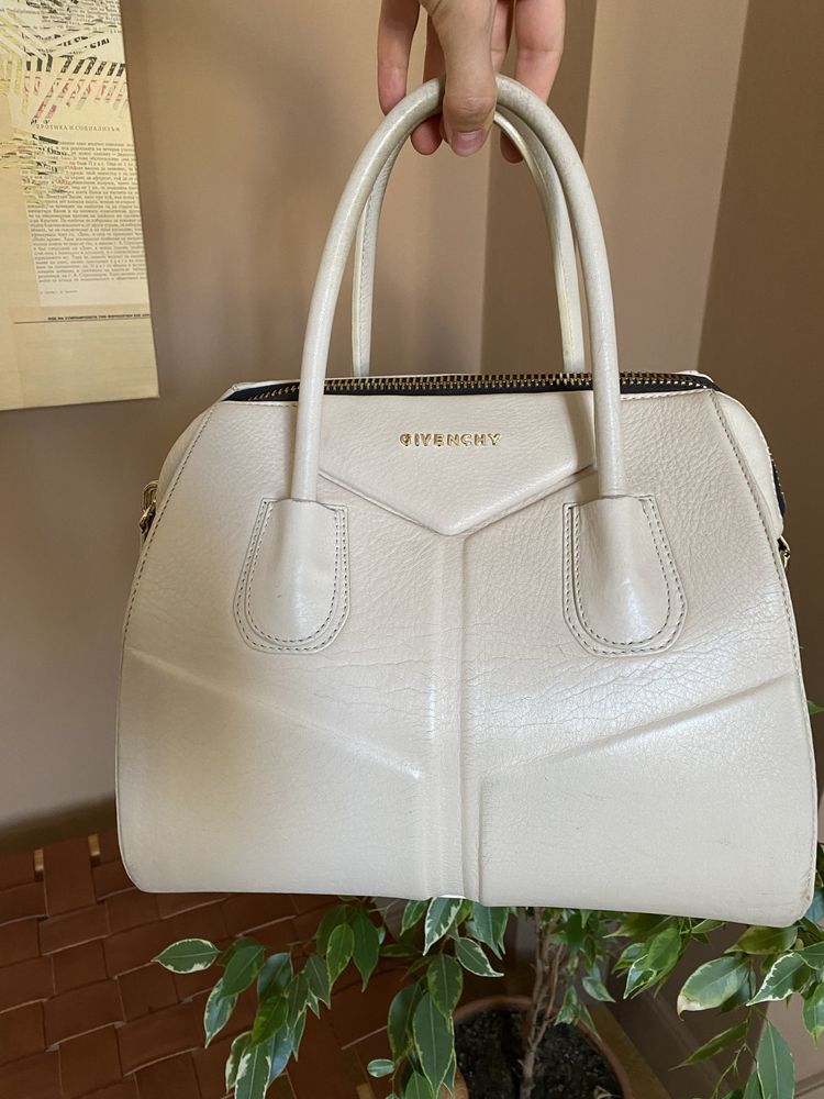 Чанта Givenchy бяла естествена кожа