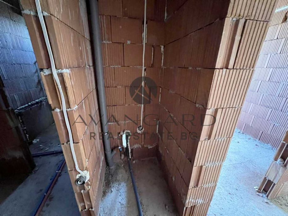 оф.24455 АКТ 14! Двустаен с двор/ Смирненски