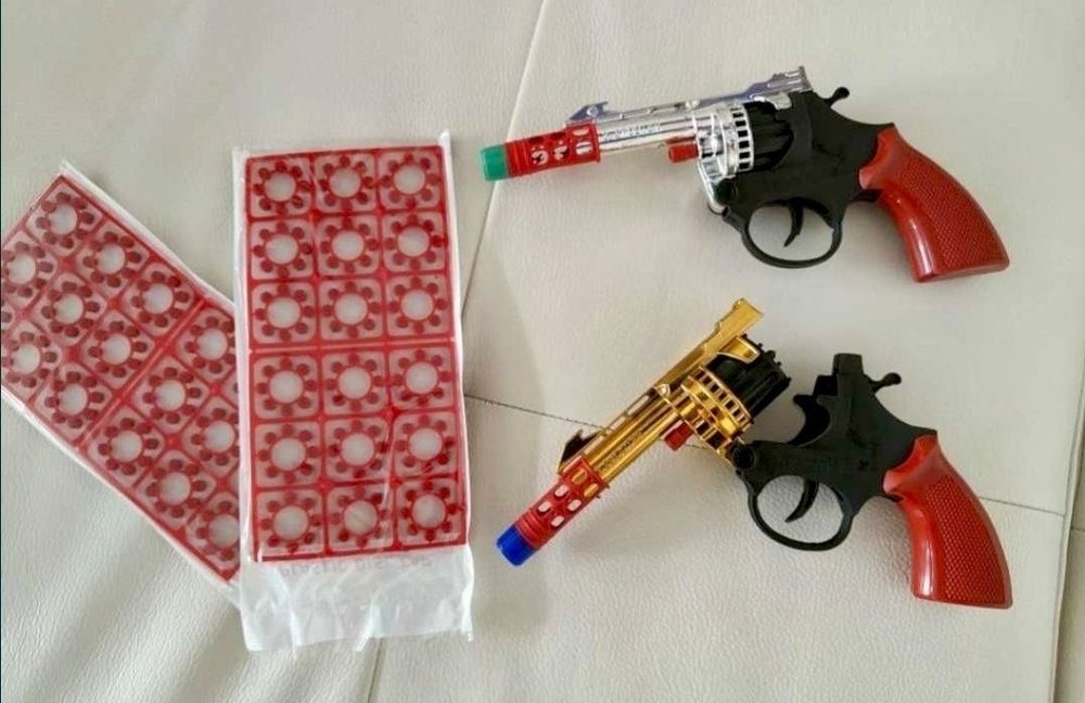 Pistol copii cu capse, 300 capse incluse, joc distractiv și sigur ABS