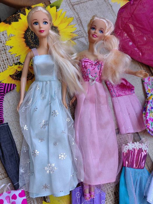 Лот за детето ,дрехи за кукли.