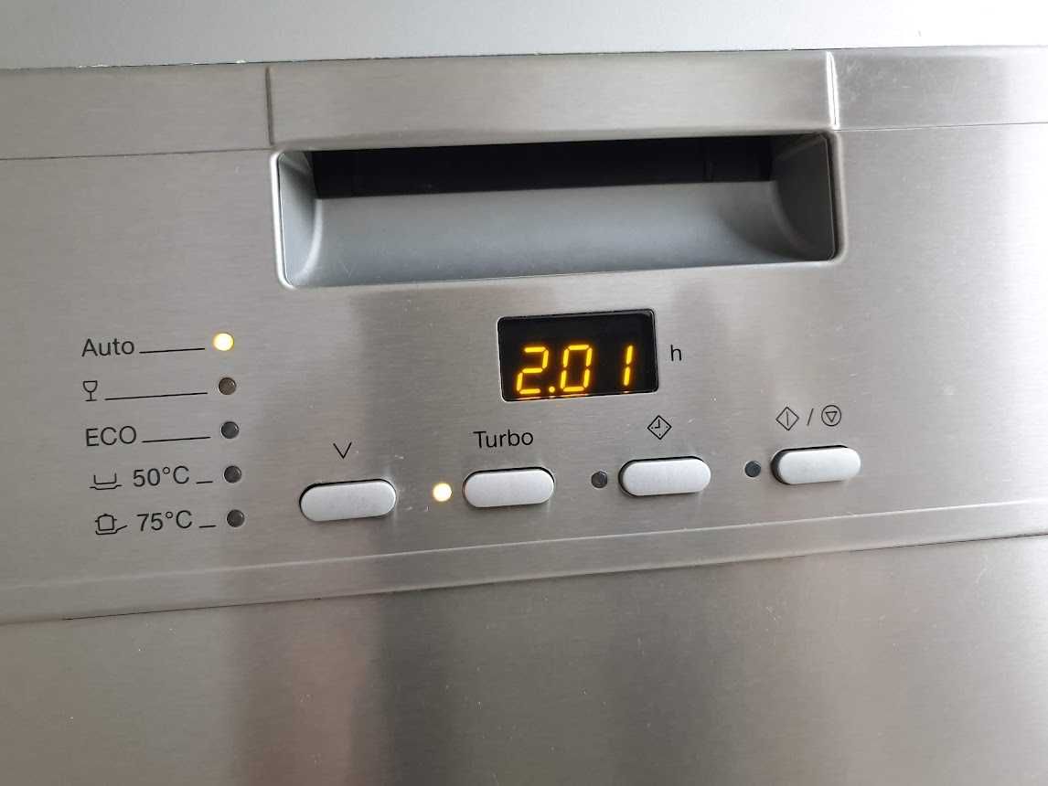 Инокс - Miele Съдомиялна - 14 Комплекта - Свободностояща - 60см