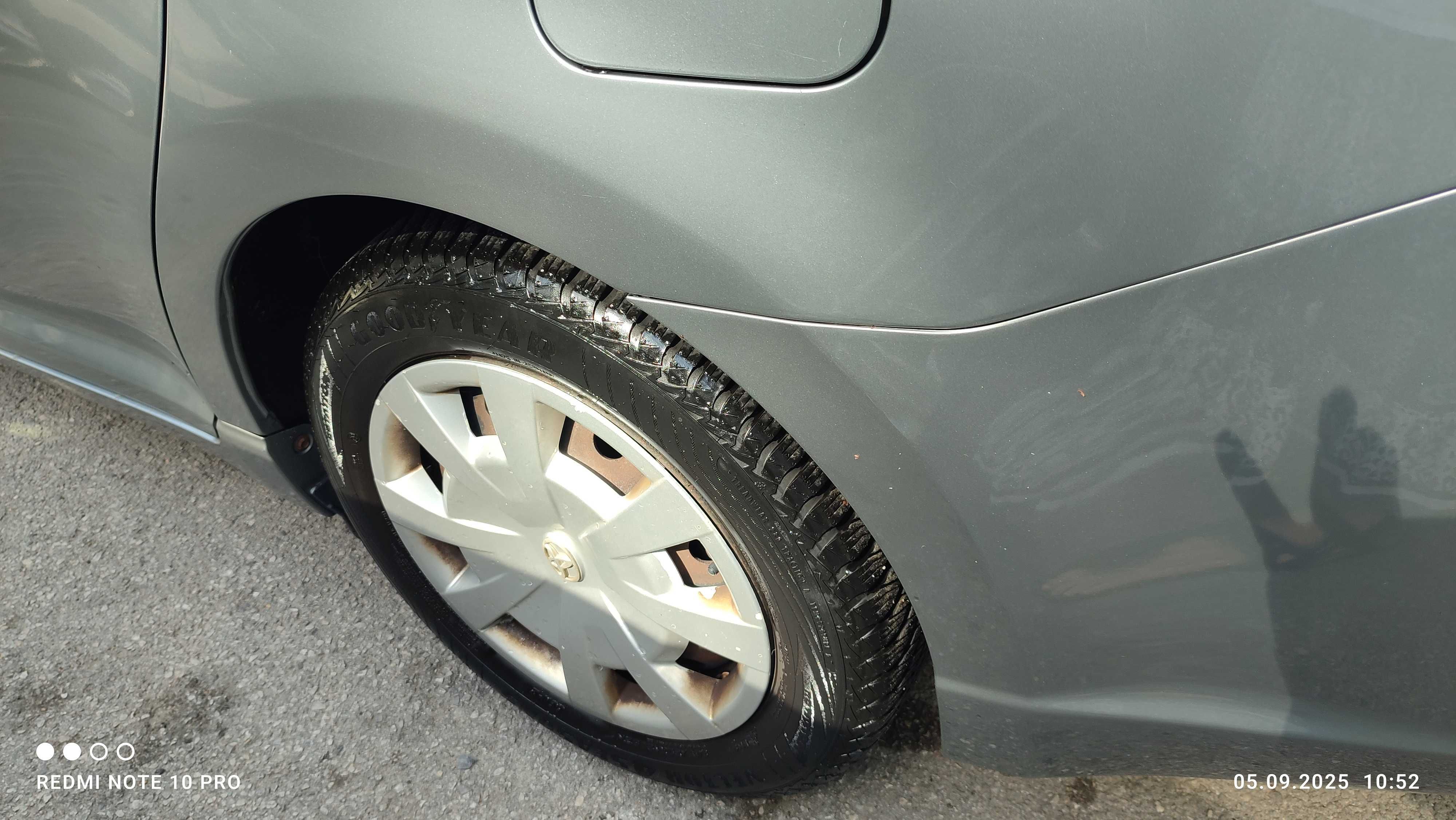 Лека кола toyota AVENSIS