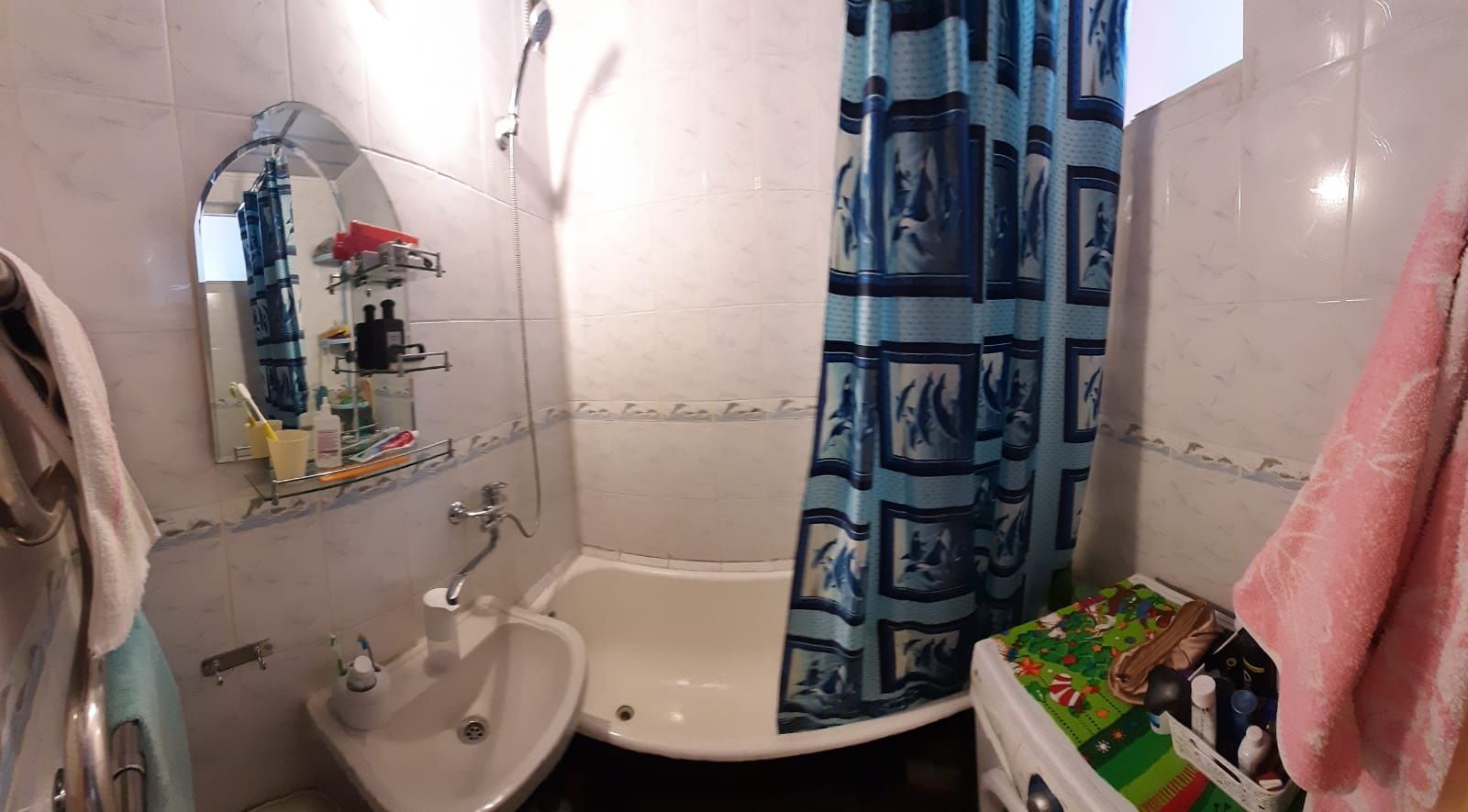 Продам 3-х комнатную в центре.