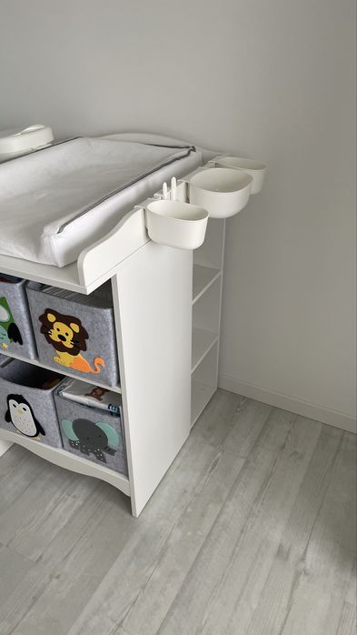 Masa de infasat Ikea SMAGORA + 2 etajere si accesorii
