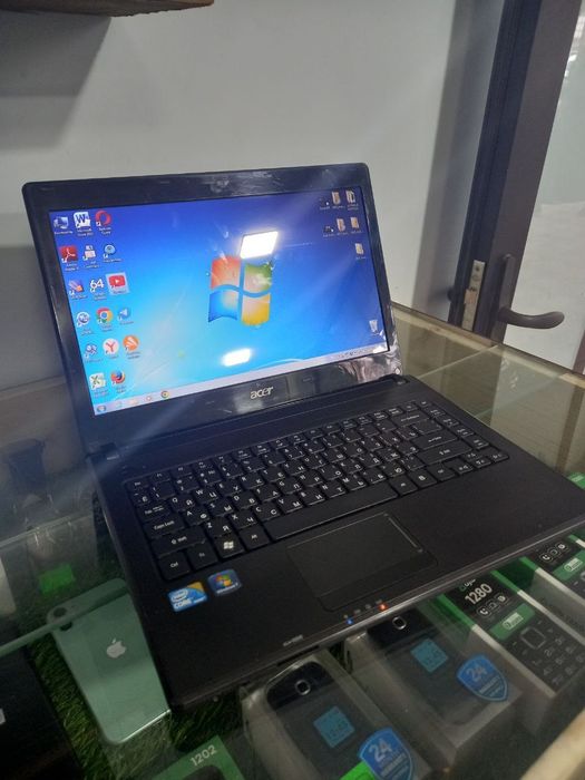 Noutbook Acer sotiladi