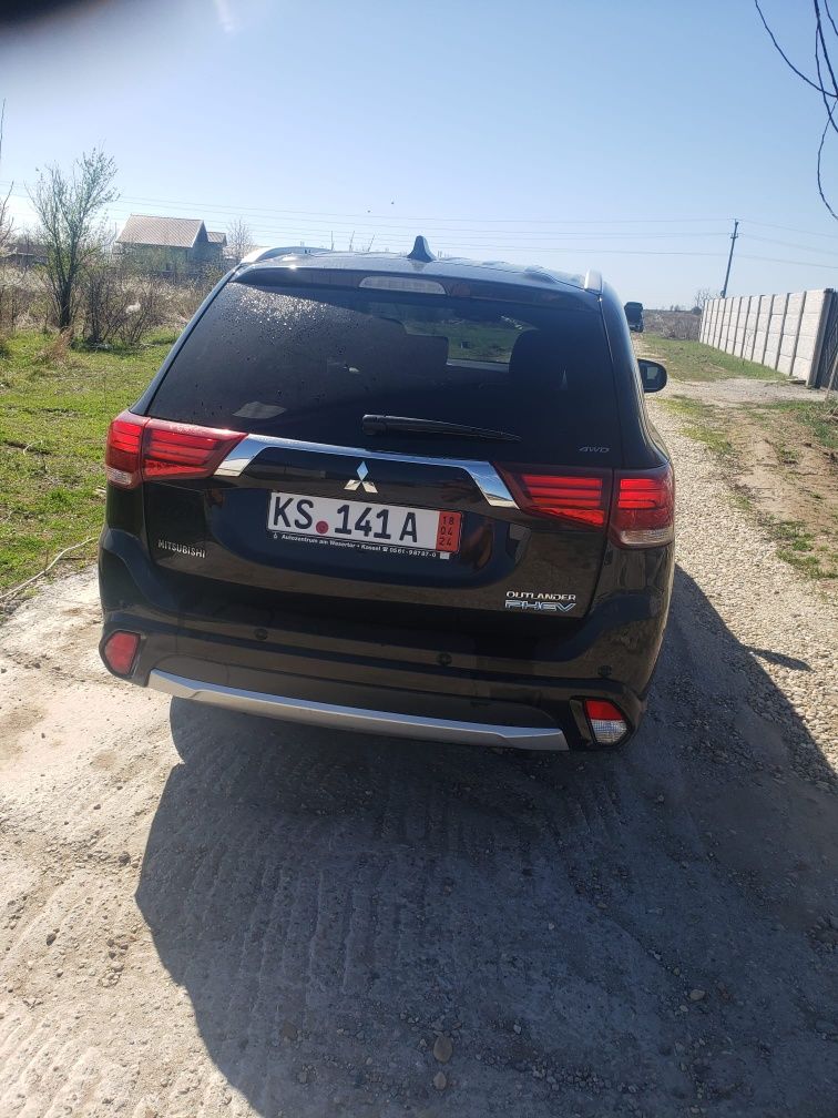 Mitsubishi Outlander hybrid plug in