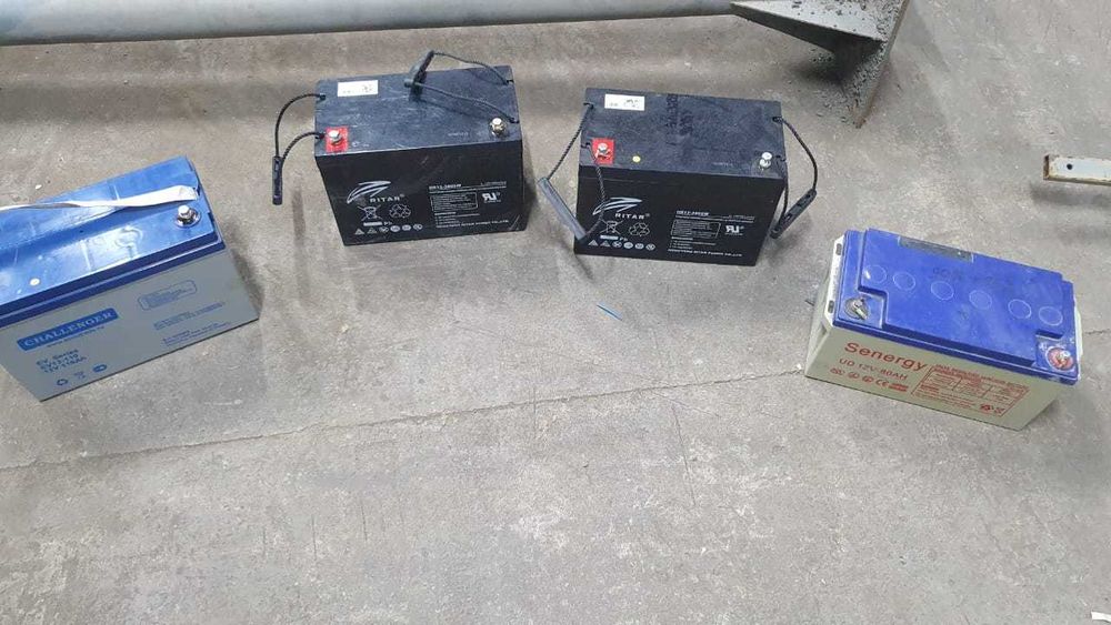 Продам б/у аккумуляторы (батареи) типа AGM