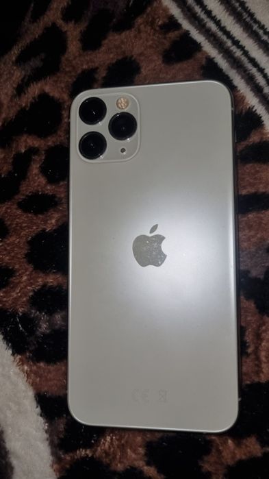 Vând iphone 11 pro