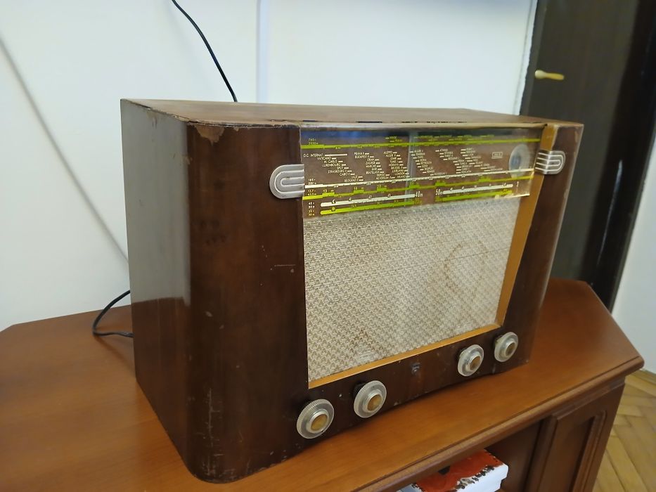 Radio  cu lămpi Philips BX500A an 1950