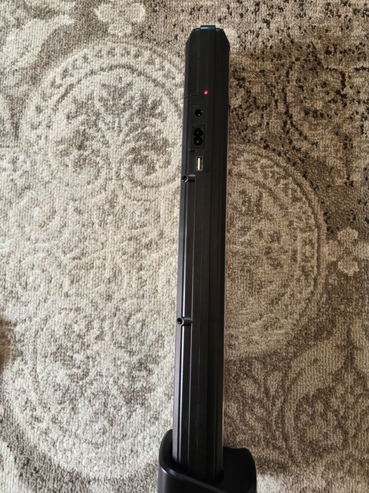 Lampa led cu încărcare solară