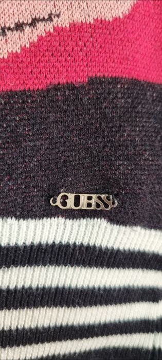 Pulovăr Guess S impecabil
