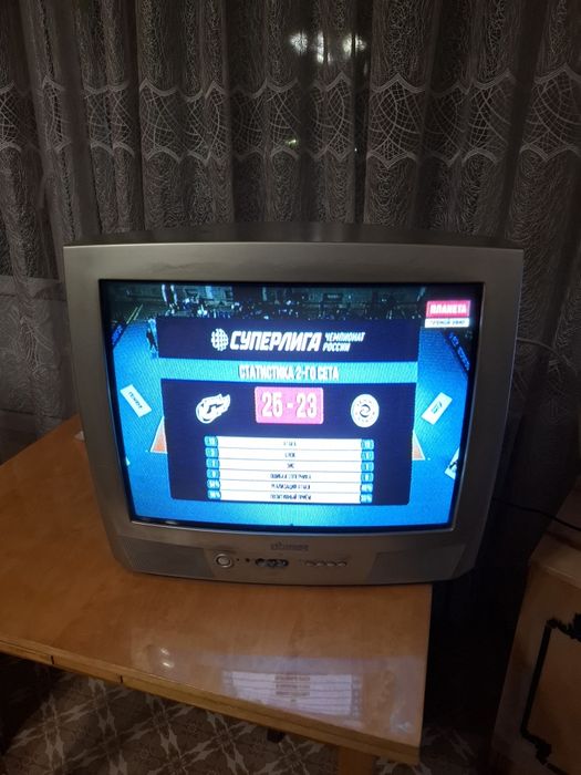 Телевизор Philips в хорошем состоянии плюс DVD-плеер в подарок