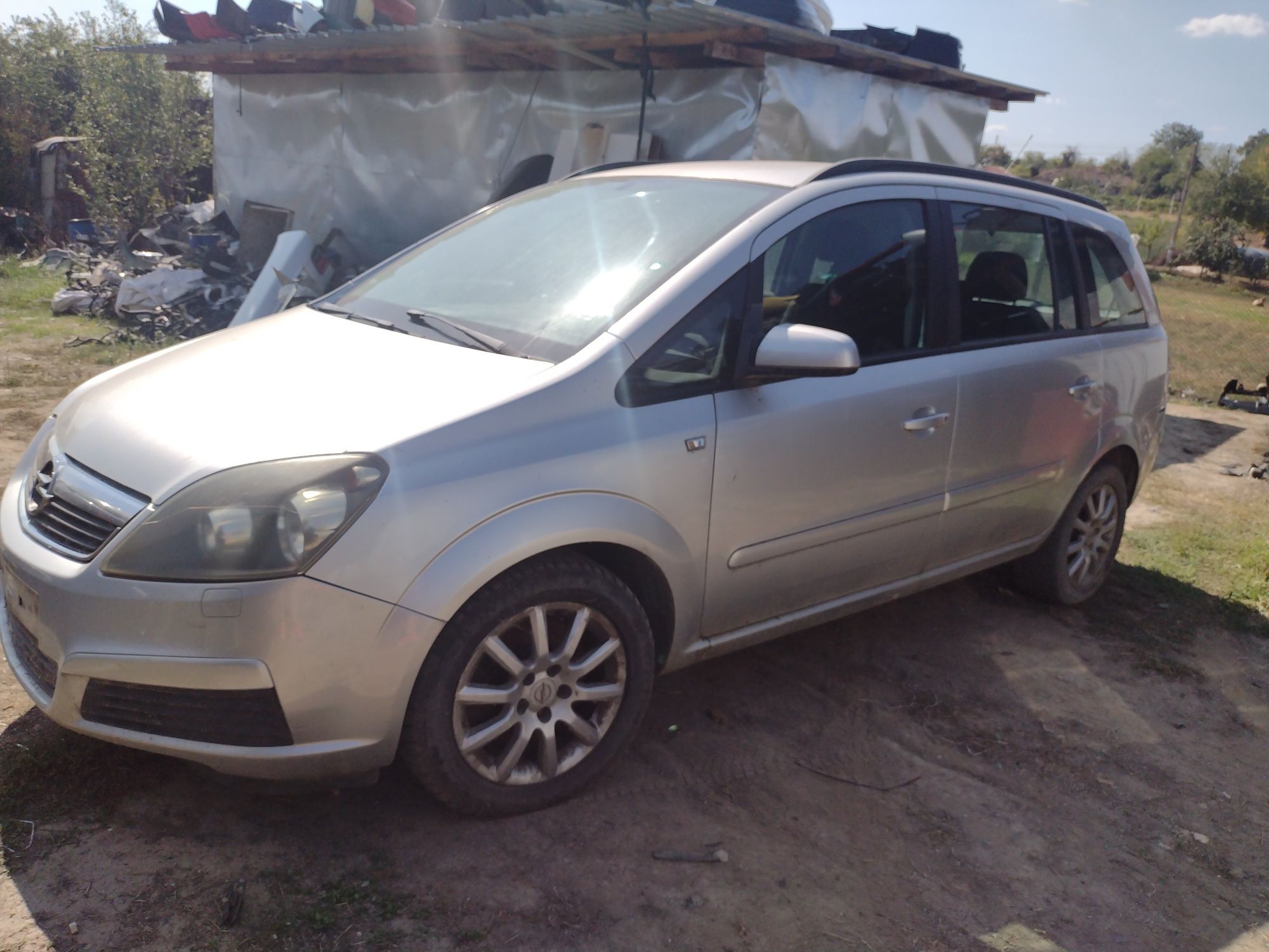 Опел Зафира Opel Zafira B 1.9 на части