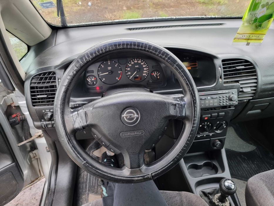 Опел зафира 2.0 дизел само на части