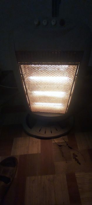 Radiator cu halogen Zass