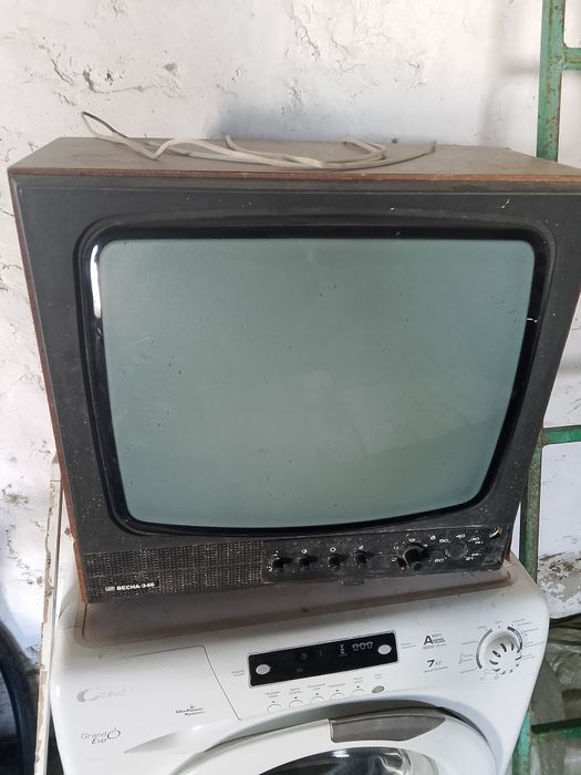 Советский телевизор (Весна)1980