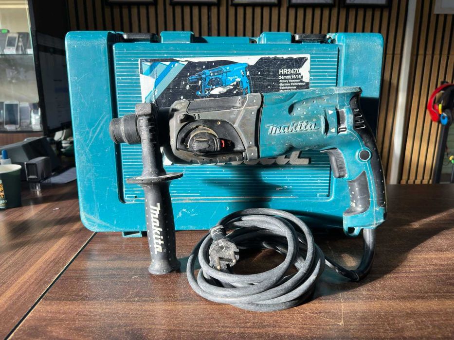 Перфоратор Makita HR 2470
