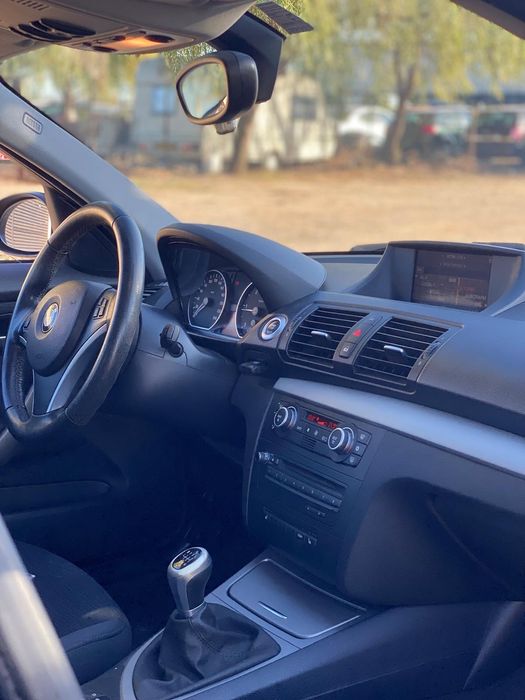 Vând BMW seria 1 an 2010