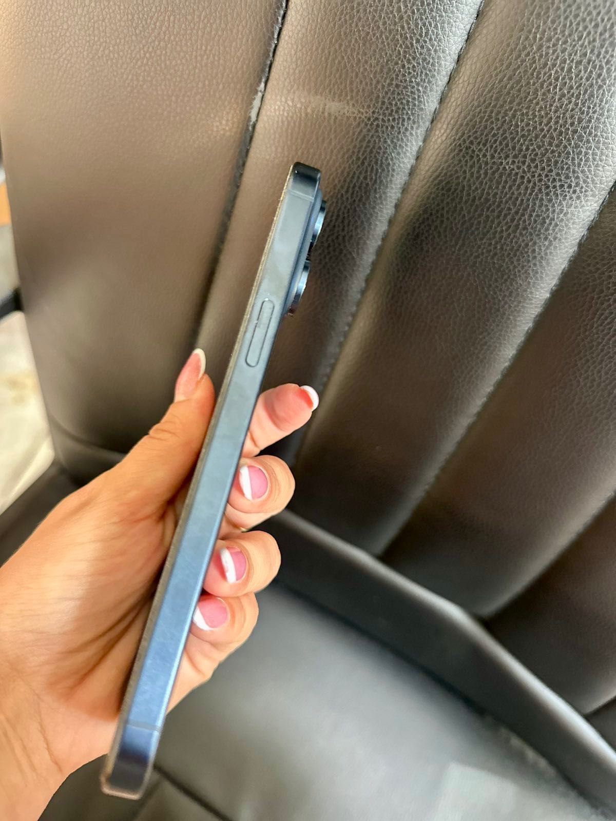 iPhone 15 Pro Max - Blue Titanium - 256 GB.