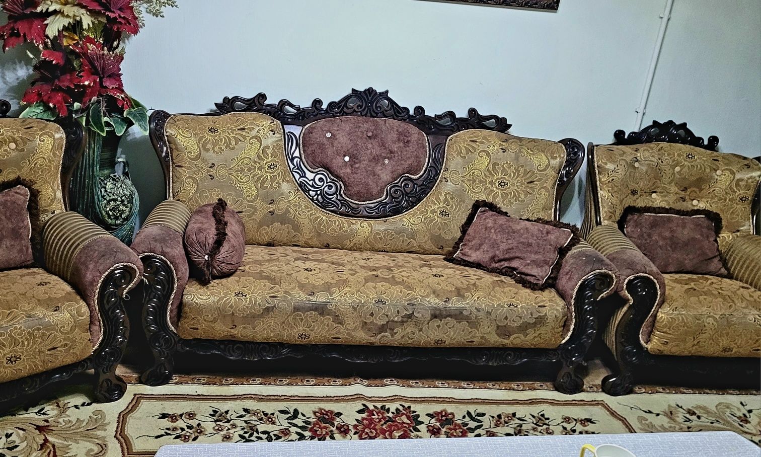Divan kreslo holati zo'r holada sotaman