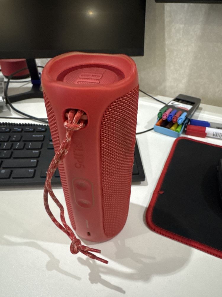 Продам колонку JBL FLIP5