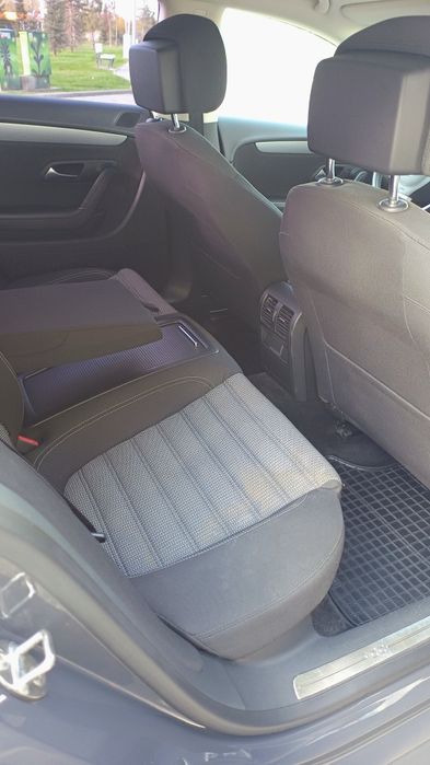 Vând Volkswagen Passat CC