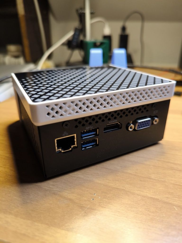 Gigabyte BRIX 4000C 8Gb-Ram 250-SSD