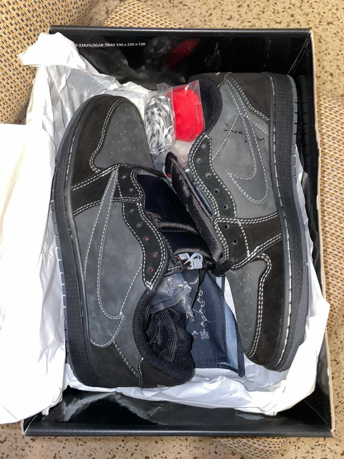 Jordan 1 Retro Low OG SP
Travis Scott Black Phantom