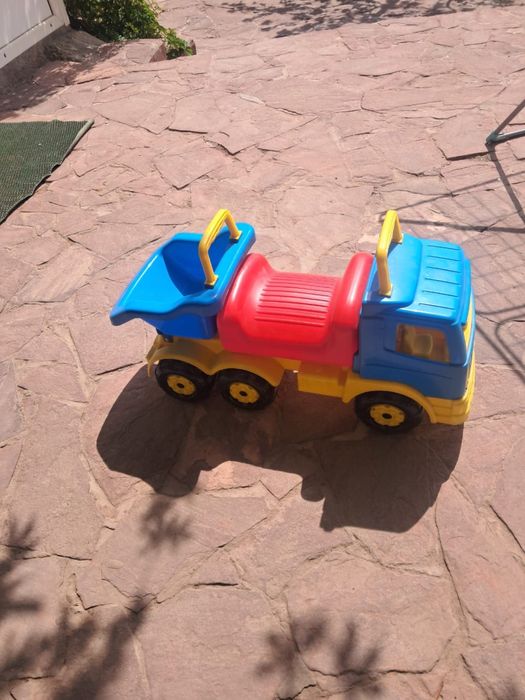 Машинка игрушка для ребенка