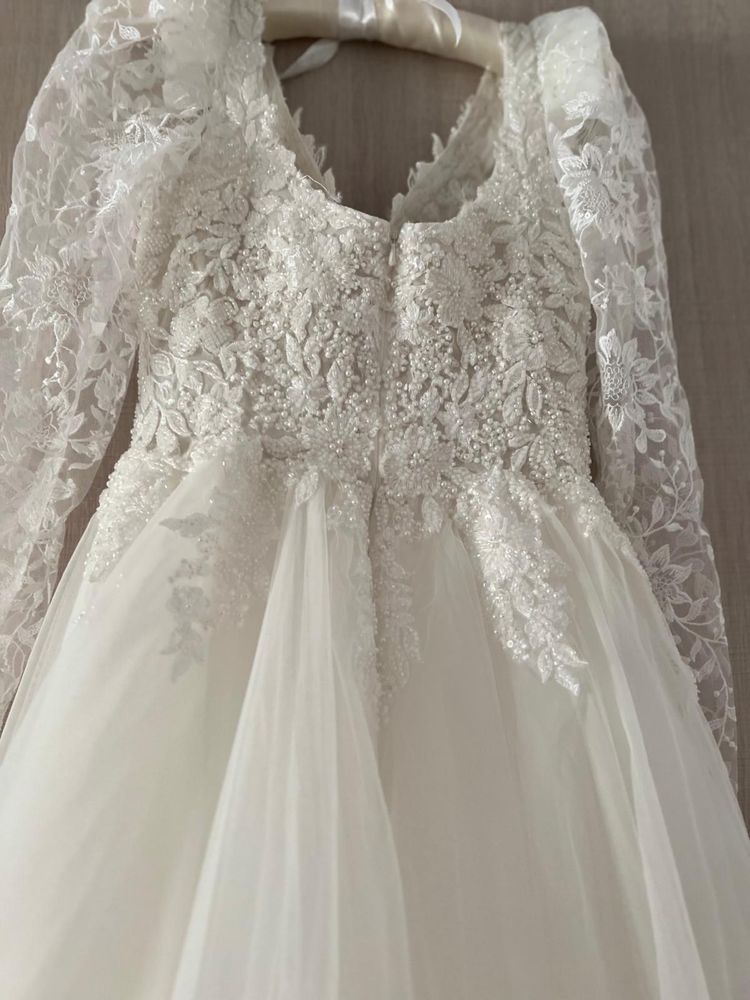 Rochie de mireasa,mărime 36/38, pt inaltime 1,67cm(include voal lung)