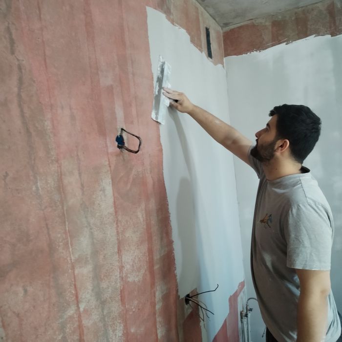 Левкас шпакиловка нас трое занимаемся левкас Шпаклёвка штукатурка отко