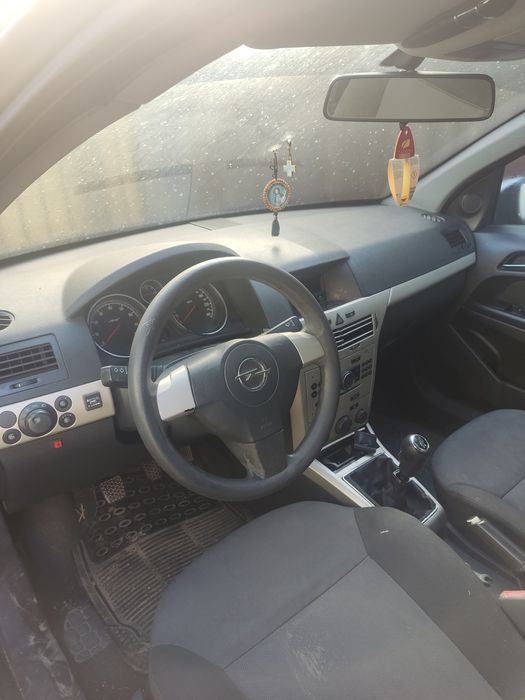 Vând autoturism opel pentru dezmembrare