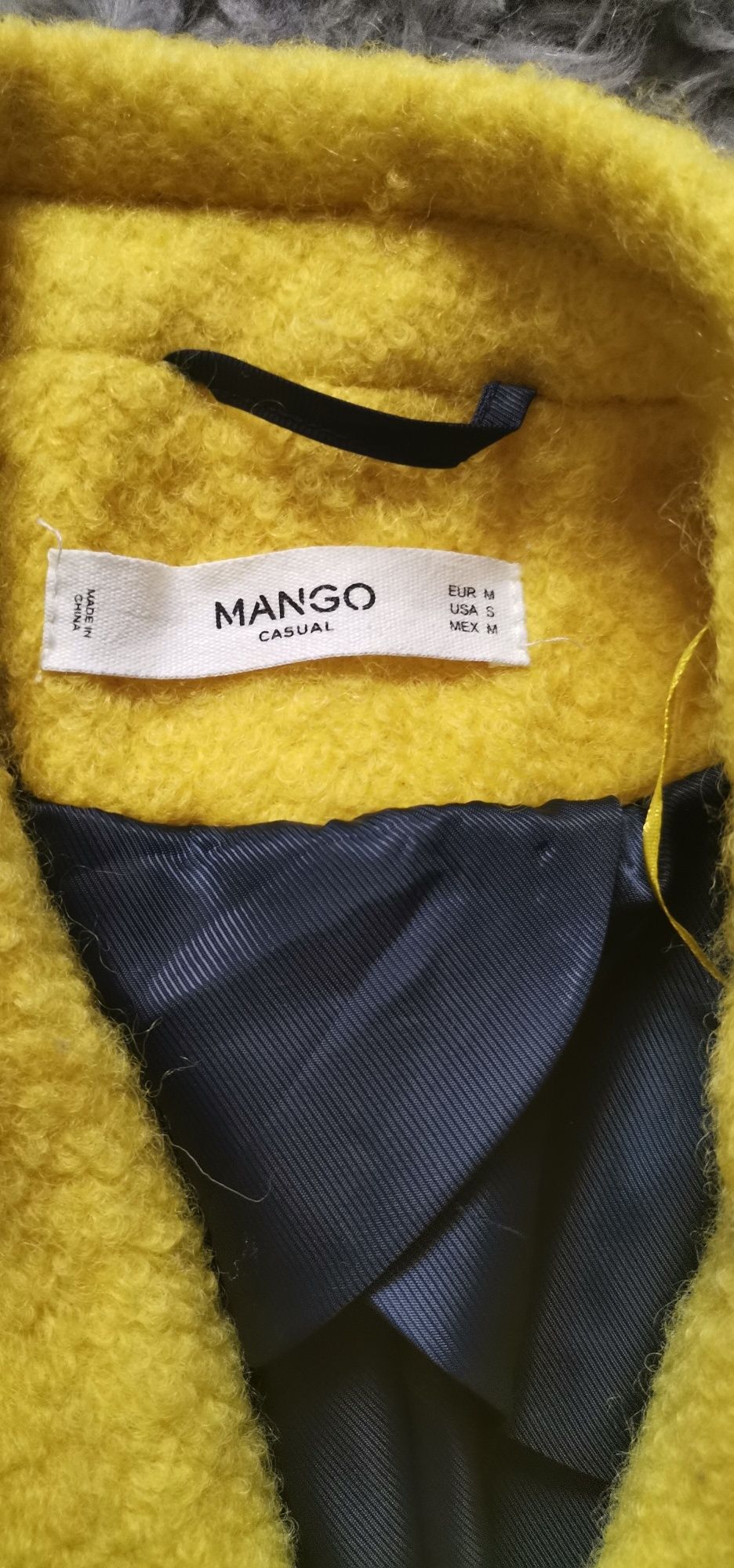 Vând Palton Mango