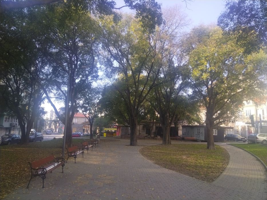 Собственик дава под наем напълно обзаведена боксионера гр. ВАРНА
Колхо