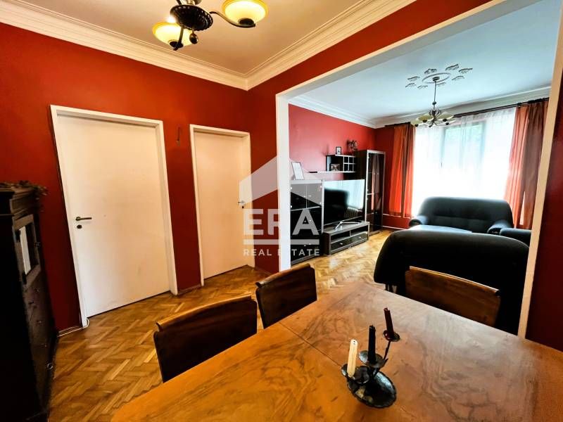 Продава се Четиристаен апартамент в София, Център - 100 кв.м за 3820 €/кв.м - Снимка #4