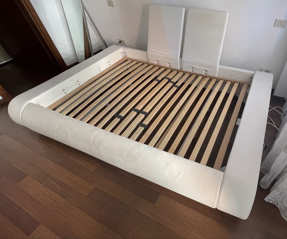 Pat cu somiera 2 m x 1.4 m, tapitat piele ecologica, culoare alb