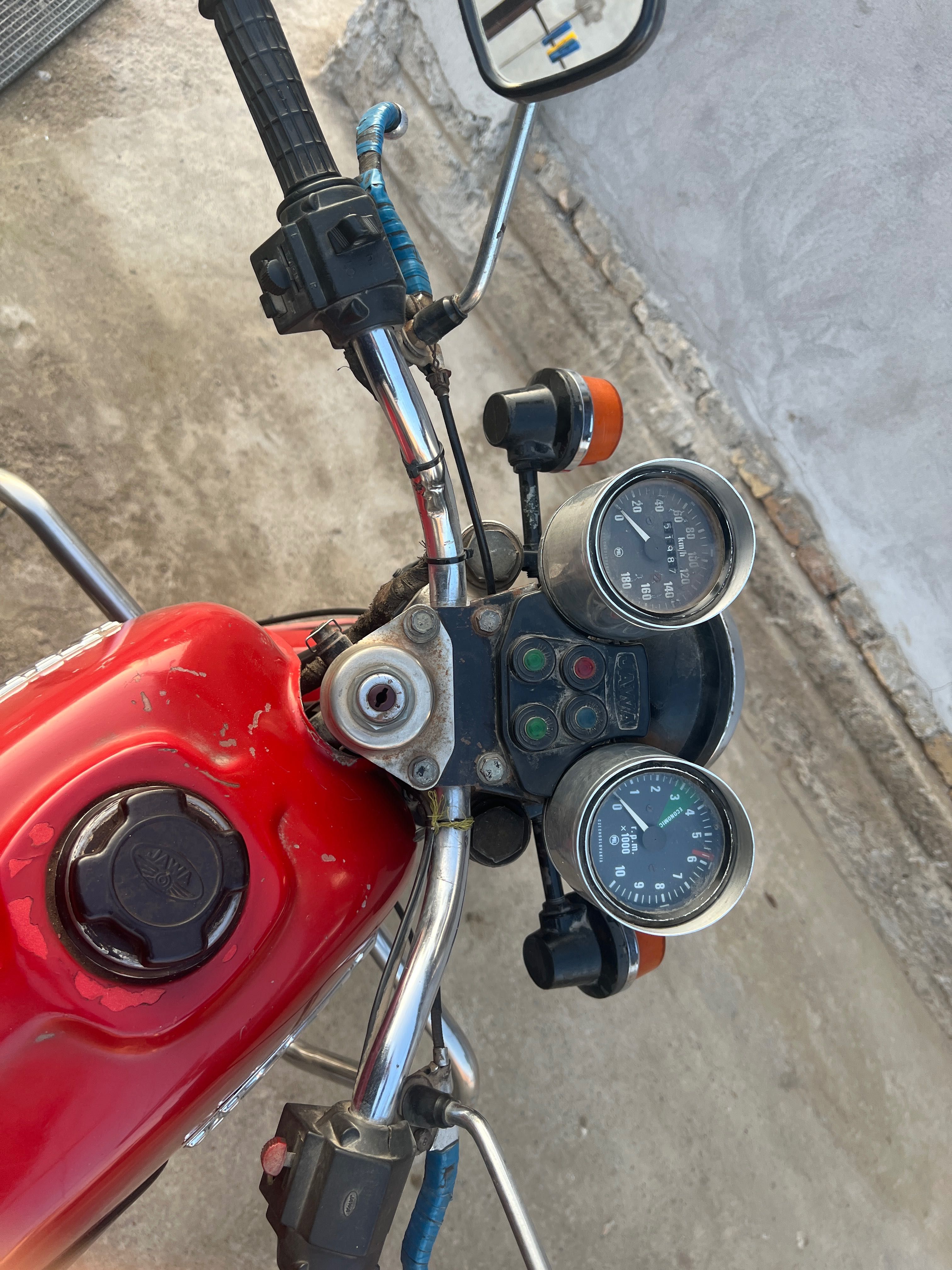 Mototsik sotiladi