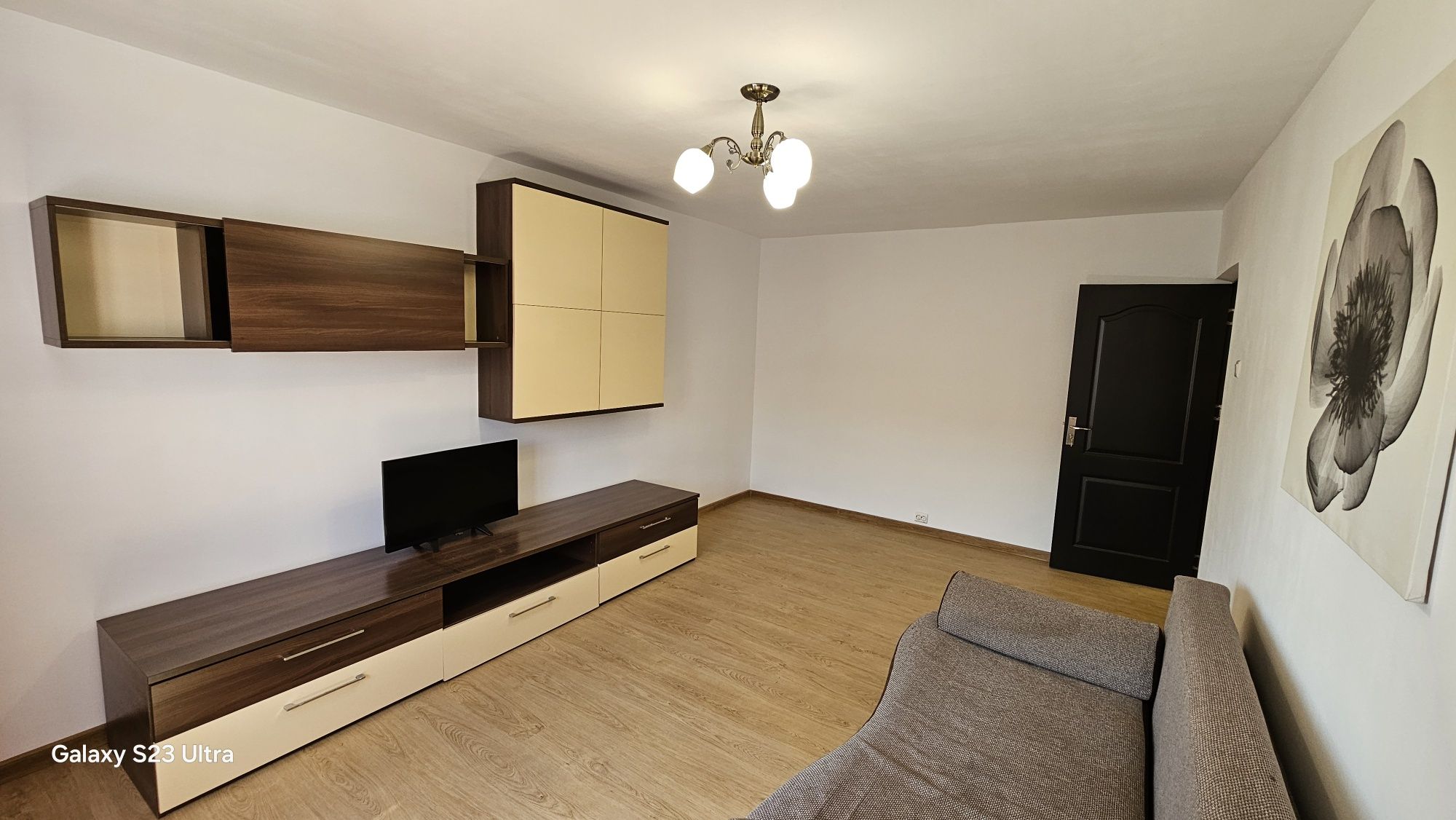 Apartament 2 camere decomandat in Onesti, zona de sus.